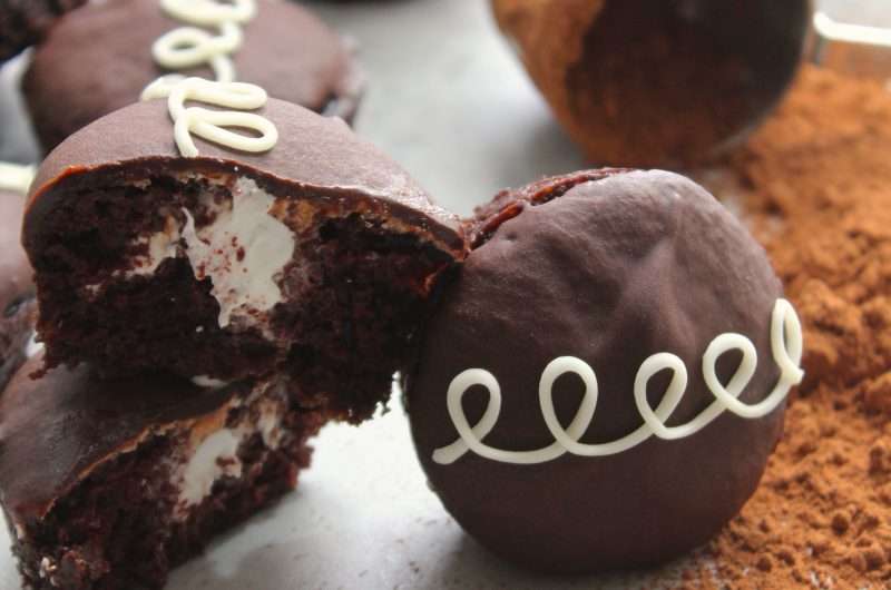 Copycat Hostess Cupcakes