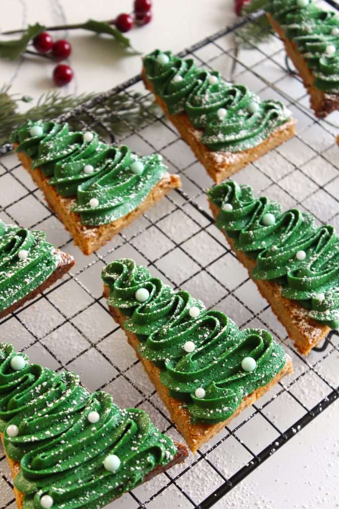 Christmas Tree Blondies | The Squeaky Mixer