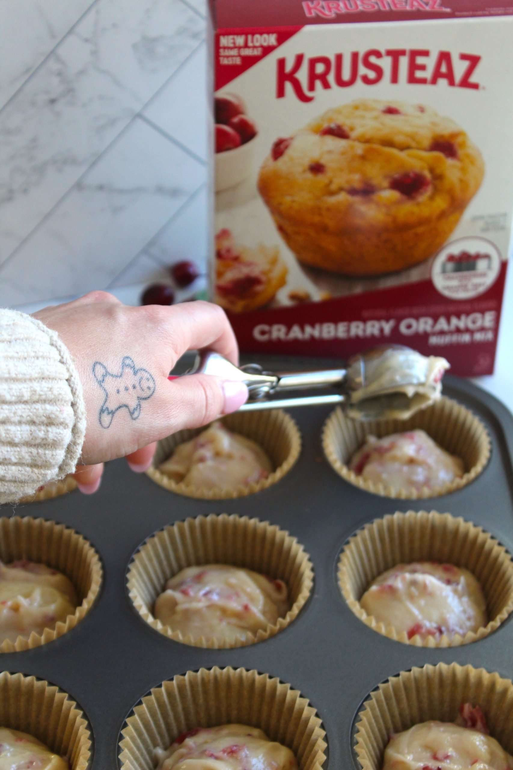 Cranberry Orange Christmas Muffins | The Squeaky Mixer