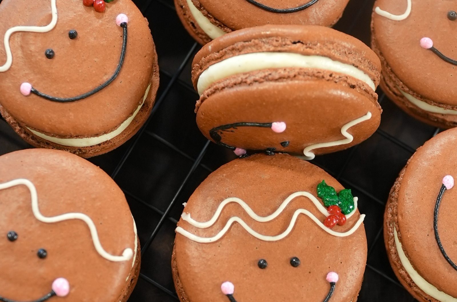 Gingerbread Macarons
